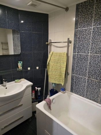 Купить трехкомнатную квартиру в Новосибирской области. Вариант № 10411080, 15, площадь -  квм, цена 7000000 рублей