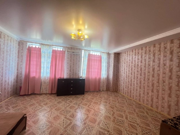 Купить трехкомнатную квартиру в Керчи. Вариант № 4012411, 2, площадь - квм, цена 9650000 рублей