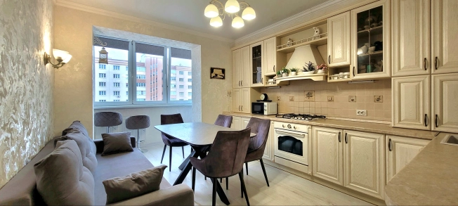 Купить трехкомнатную квартиру в Калининграде. Вариант № 8468693, 2, площадь -  квм, цена 11930000 рублей