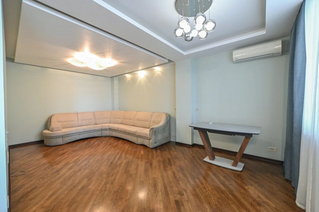 Купить двухкомнатную квартиру в районе Кировский в Ростове-на-Дону. Вариант № 3831158, 1, площадь -  квм, цена 11300000 рублей