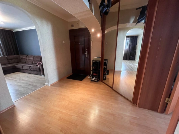 Купить квартиру в Тобольске. Вариант № 2710704, 8, площадь -  квм, цена 8400000 рублей