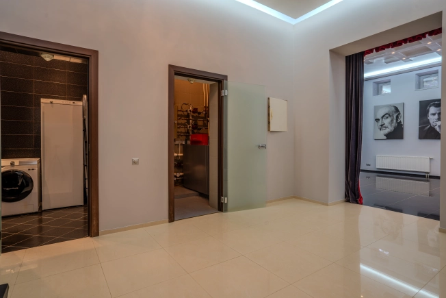 Купить дом в Москве. Вариант № 9148977, 24, площадь - квм, цена 75000000 рублей