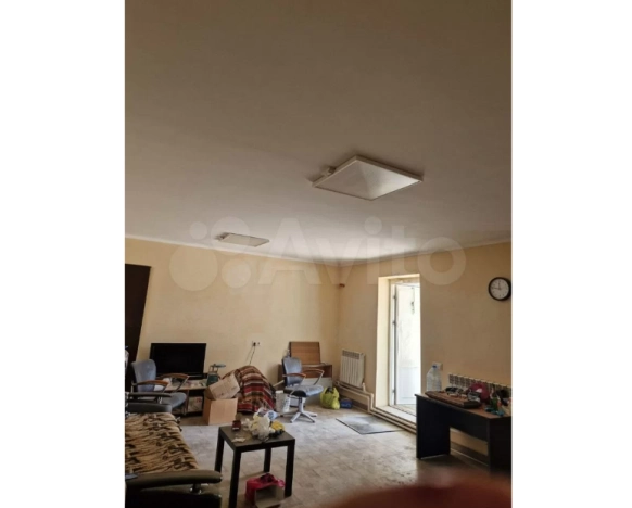 Купить коммерческую недвижимость в Элисте. Вариант № 16470, 4, площадь -  квм, цена 2950000 рублей