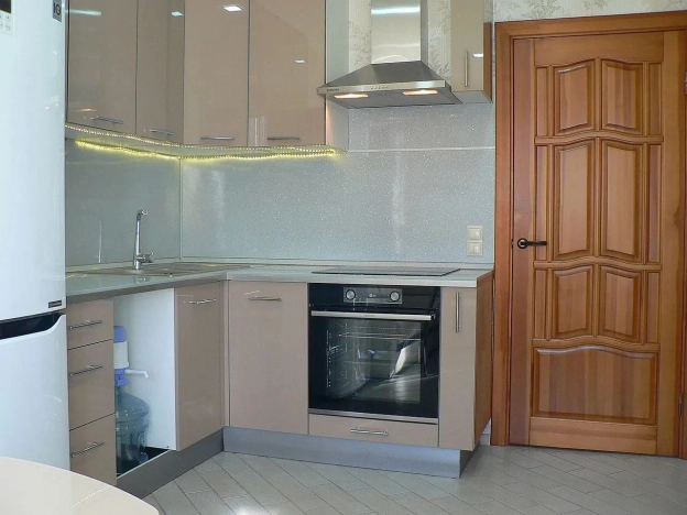 Купить однокомнатную квартиру в Ростовской области. Вариант № 9704930, 2, площадь -  квм, цена 8500000 рублей