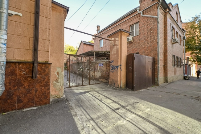 Купить дом в районе Пролетарский в Ростове-на-Дону. Вариант № 50429, 28, площадь -  квм, цена 15500000 рублей