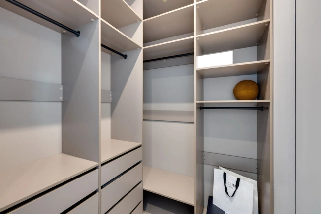 Купить трехкомнатную квартиру на вторичке на улице бульвар Маршала Рокоссовского в Москве. Вариант № 10621171, 14, площадь -  квм, цена 49500000 рублей