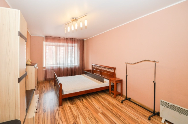 Купить трехкомнатную квартиру в Новосибирске. Вариант № 9487236, 10, площадь -  квм, цена 12000000 рублей