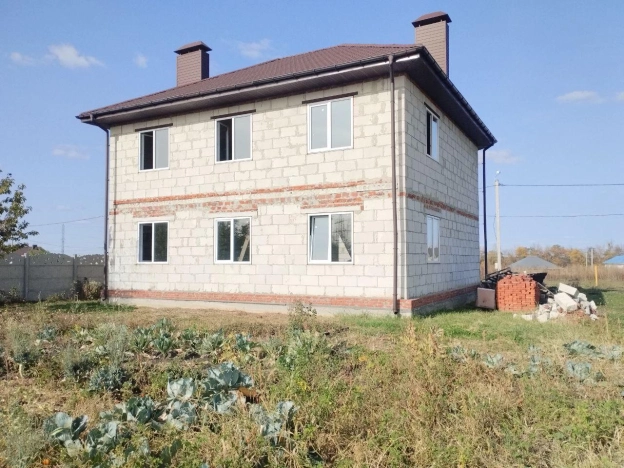 Купить дом в Курской области. Вариант № 1263568, 3, площадь -  квм, цена 3500000 рублей