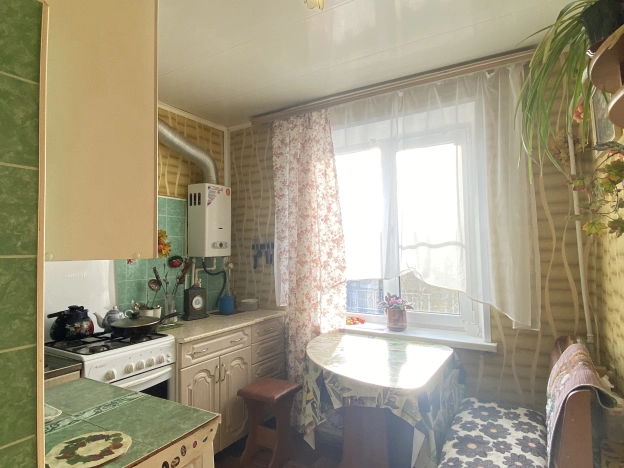 Купить трехкомнатную квартиру в Рязанской области. Вариант № 8905989, 7, площадь -  квм, цена 2250000 рублей