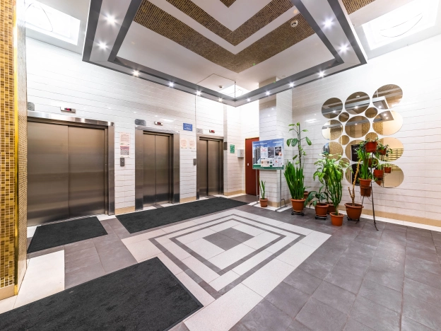 Купить трехкомнатную квартиру у метро Гражданский проспект в Санкт-Петербурге. Вариант № 18163, 34, площадь -  квм, цена 23900000 рублей