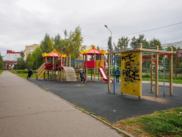 Купить трехкомнатную квартиру в Омске. Вариант № 3868048, 22, площадь -  квм, цена 9800000 рублей