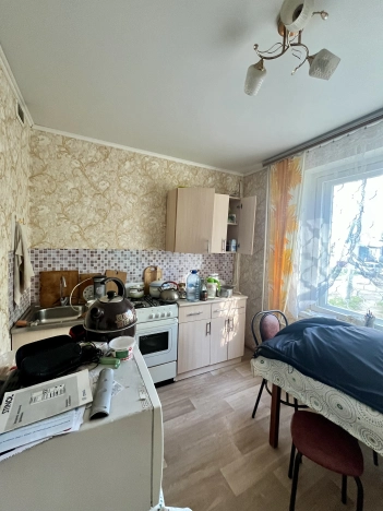 Купить однокомнатную квартиру на вторичке на улице Ладожская в Пензе. Вариант № 4823940, 4, площадь -  квм, цена 3000000 рублей