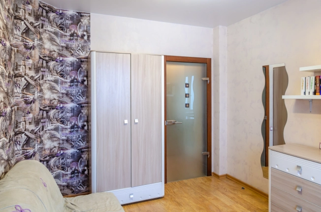 Купить трехкомнатную квартиру на улице Жилмассив в Новосибирской области. Вариант № 8657724, 14, площадь -  квм, цена 16900000 рублей