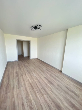 Купить трехкомнатную квартиру в Микрорайоне ВРЗ, Барнаул в Барнауле. Вариант № 2150463, 8, площадь -  квм, цена 5990000 рублей