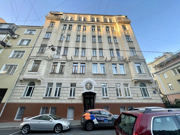 Купить комнату в Москве. Вариант № 10097257, 9, площадь -  квм, цена 21000000 рублей