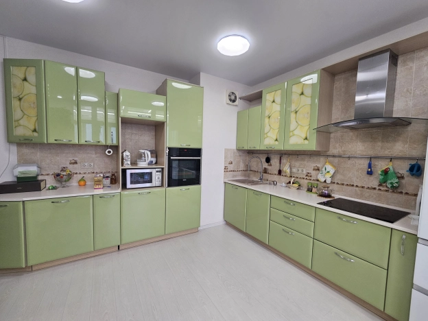 Купить трехкомнатную квартиру в Пушкине. Вариант № 5755488, 0, площадь -  квм, цена 16000000 рублей