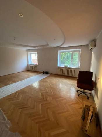 Купить дом на улице Хомутникова в Элисте. Вариант № 6393, 42, площадь -  квм, цена 12000000 рублей