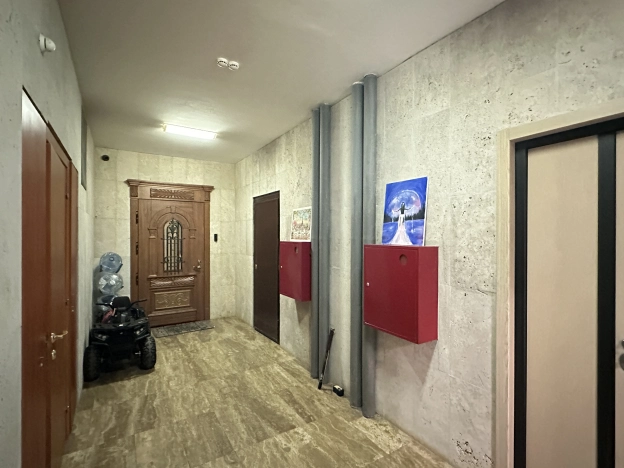 Купить четырехкомнатную квартиру в районе Сокол в Москве. Вариант № 32658, 39, площадь -  квм, цена 40000000 рублей