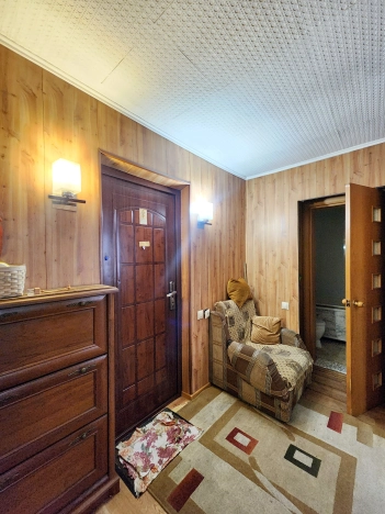 Купить квартиру на улице Островского в Кызыле. Вариант № 10269244, 5, площадь - квм, цена 3650000 рублей