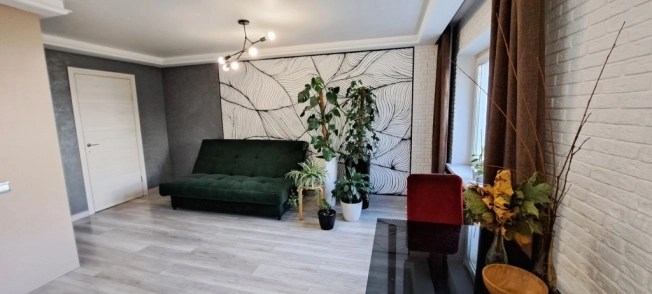 Купить трехкомнатную квартиру в Омске. Вариант № 7632799, 2, площадь -  квм, цена 7900000 рублей