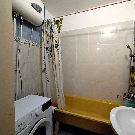 Купить четырехкомнатную квартиру в Приморском крае. Вариант № 33998, 5, площадь -  квм, цена 7650000 рублей