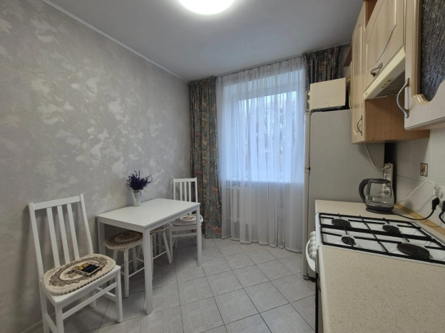 Снять квартиру в Калининградской области. Вариант № 6921781, 8, площадь -  квм, цена 35000 рублей