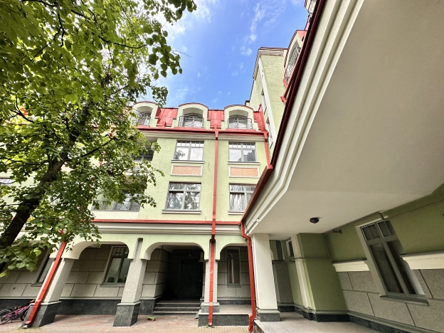 Купить трехкомнатную квартиру в районе Выборгский в Санкт-Петербурге. Вариант № 1197538, 5, площадь -  квм, цена 24100000 рублей