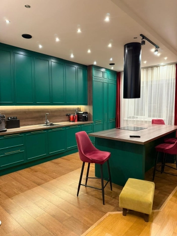 Купить четырехкомнатную квартиру в Новосибирской области. Вариант № 8070281, 0, площадь -  квм, цена 25000000 рублей