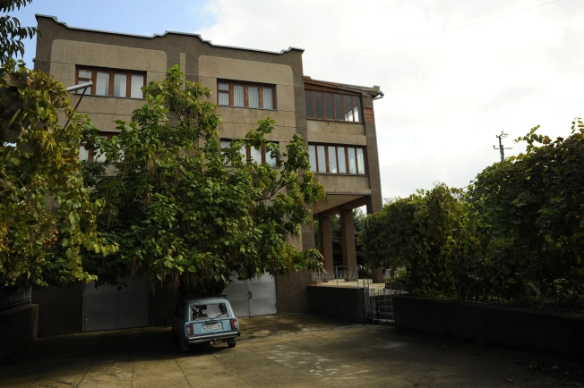 Купить дом в Симферополе. Вариант № 25164, 2, площадь -  квм, цена 75000000 рублей