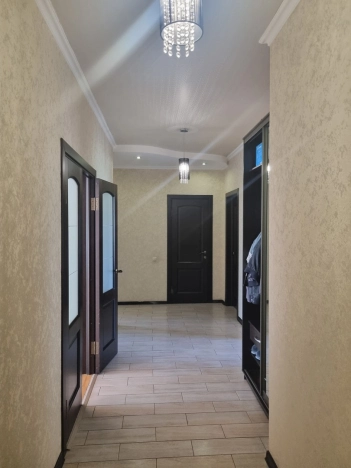 Купить трехкомнатную квартиру в Республике Адыгея. Вариант № 5757750, 7, площадь -  квм, цена 8100000 рублей