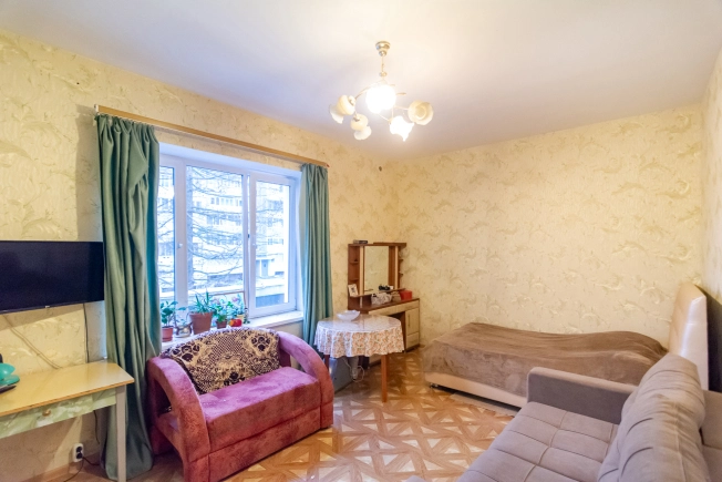 Купить однокомнатную квартиру в Республике Карелия. Вариант № 9488197, 6, площадь -  квм, цена 3500000 рублей