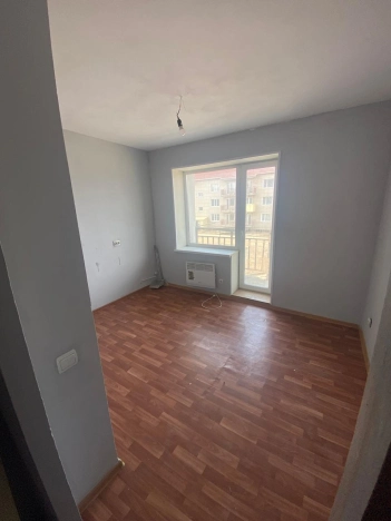 Купить однокомнатную квартиру в Приморском крае. Вариант № 34215, 4, площадь -  квм, цена 2100000 рублей