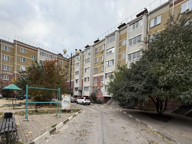 Купить однокомнатную квартиру в Микрорайоне 11-й в Белгороде. Вариант № 7610504, 10, площадь -  квм, цена 4300000 рублей