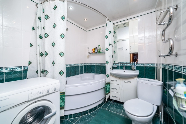 Купить двухкомнатную квартиру на улице Ставропольская в Краснодаре. Вариант № 2630268, 8, площадь -  квм, цена 7700000 рублей