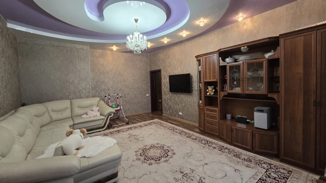 Купить трехкомнатную квартиру на улице Коммунистическая в Пензенской области. Вариант № 10276825, 9, площадь -  квм, цена 28000000 рублей