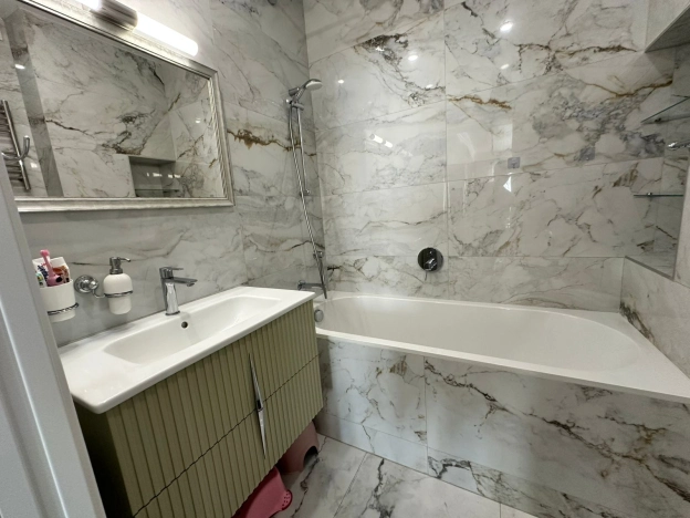 Купить трехкомнатную квартиру в Одинцове. Вариант № 627421, 20, площадь -  квм, цена 29500000 рублей