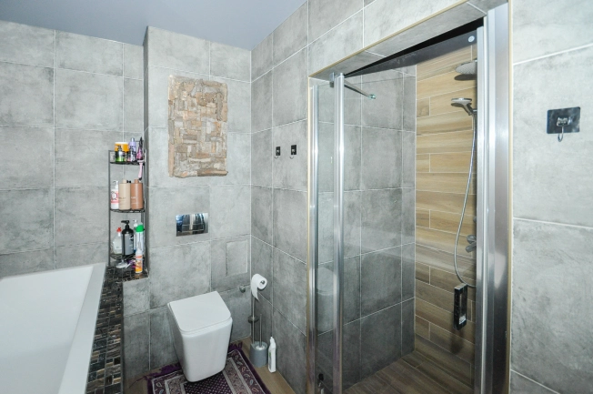 Купить четырехкомнатную квартиру в Новосибирской области. Вариант № 3400203, 14, площадь -  квм, цена 13900000 рублей