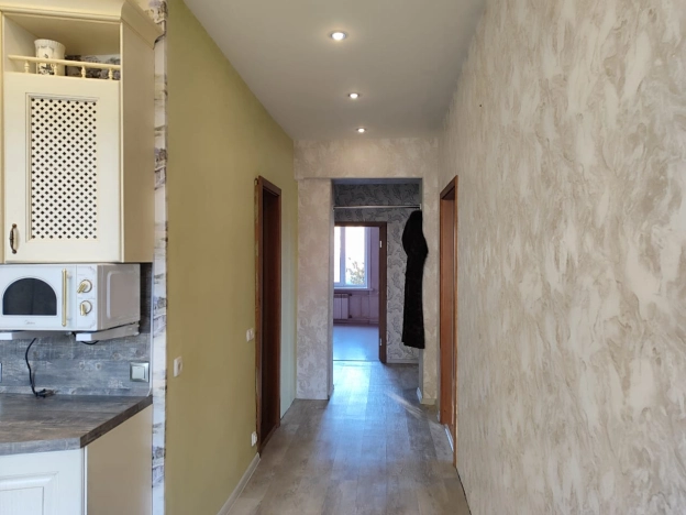 Купить трехкомнатную квартиру в Иркутской области. Вариант № 9135339, 5, площадь -  квм, цена 6999000 рублей