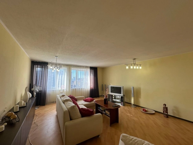 Купить трехкомнатную квартиру в Иванове. Вариант № 17105, 5, площадь -  квм, цена 10500000 рублей