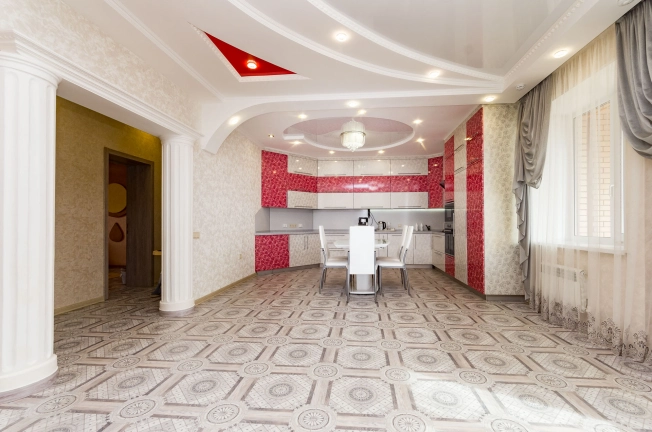 Купить дом в Микрорайоне Восточный, Тобольск в Тобольске. Вариант № 2349568, 4, площадь -  квм, цена 15300000 рублей