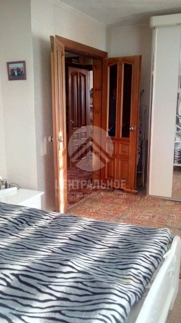 Купить трехкомнатную квартиру в ЦАО в Новосибирске. Вариант № 1528, 4, площадь -  квм, цена 5690000 рублей