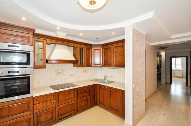 Купить четырехкомнатную квартиру в Новосибирской области. Вариант № 9426424, 13, площадь -  квм, цена 13500000 рублей