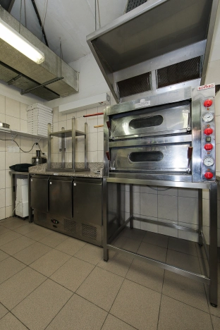 Снять коммерческую недвижимость в Калининграде. Вариант № 10077538, 12, площадь -  квм, цена 148000 рублей