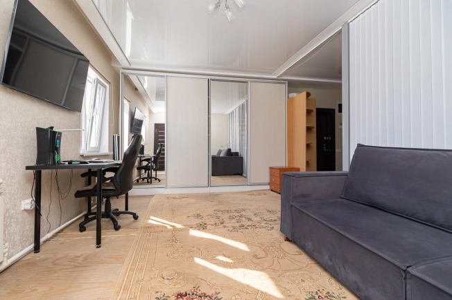 Купить дом в Омске. Вариант № 5779, 23, площадь -  квм, цена 9360000 рублей