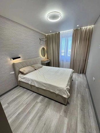 Купить трехкомнатную квартиру в районе Ворошиловский в Ростове-на-Дону. Вариант № 25091, 2, площадь -  квм, цена 12500000 рублей