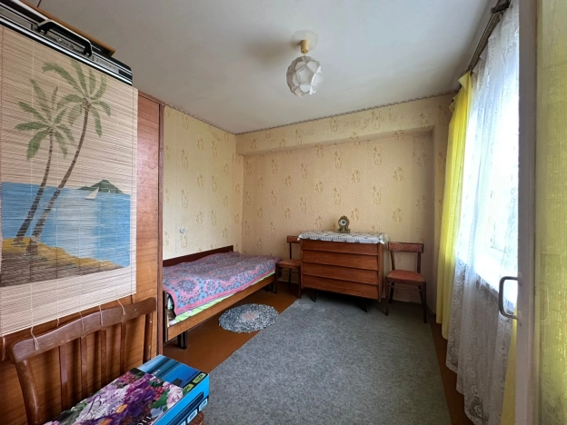 Купить многокомнатную квартиру в Калужской области. Вариант № 7579473, 5, площадь - квм, цена 2800000 рублей