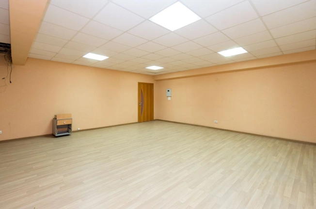 Снять коммерческую недвижимость в Тобольске. Вариант № 1566, 13, площадь -  квм, цена 100000 рублей