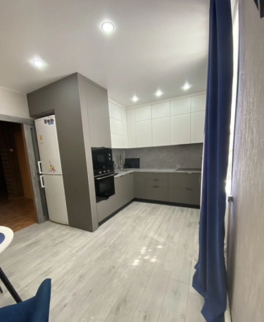 Купить четырехкомнатную квартиру в Новосибирской области. Вариант № 10113758, 20, площадь -  квм, цена 5990000 рублей