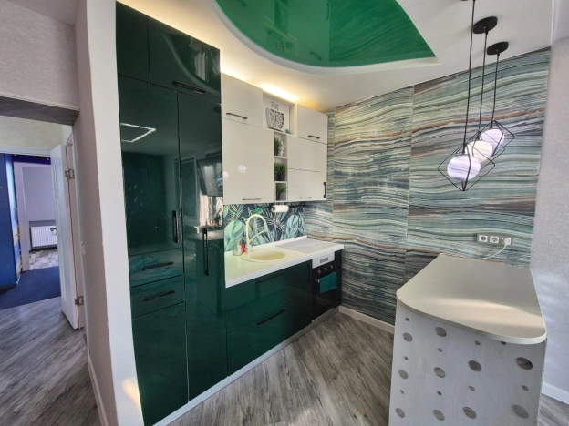 Купить трехкомнатную квартиру в Сыктывкаре. Вариант № 1367236, 6, площадь -  квм, цена 9200000 рублей