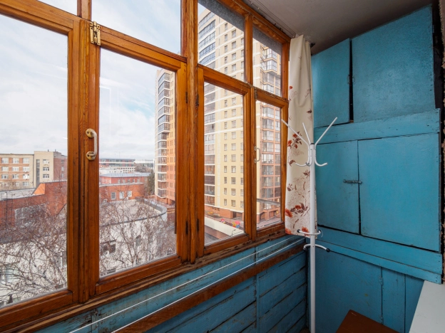 Купить двухкомнатную квартиру в Омске. Вариант № 8215695, 13, площадь -  квм, цена 6000000 рублей